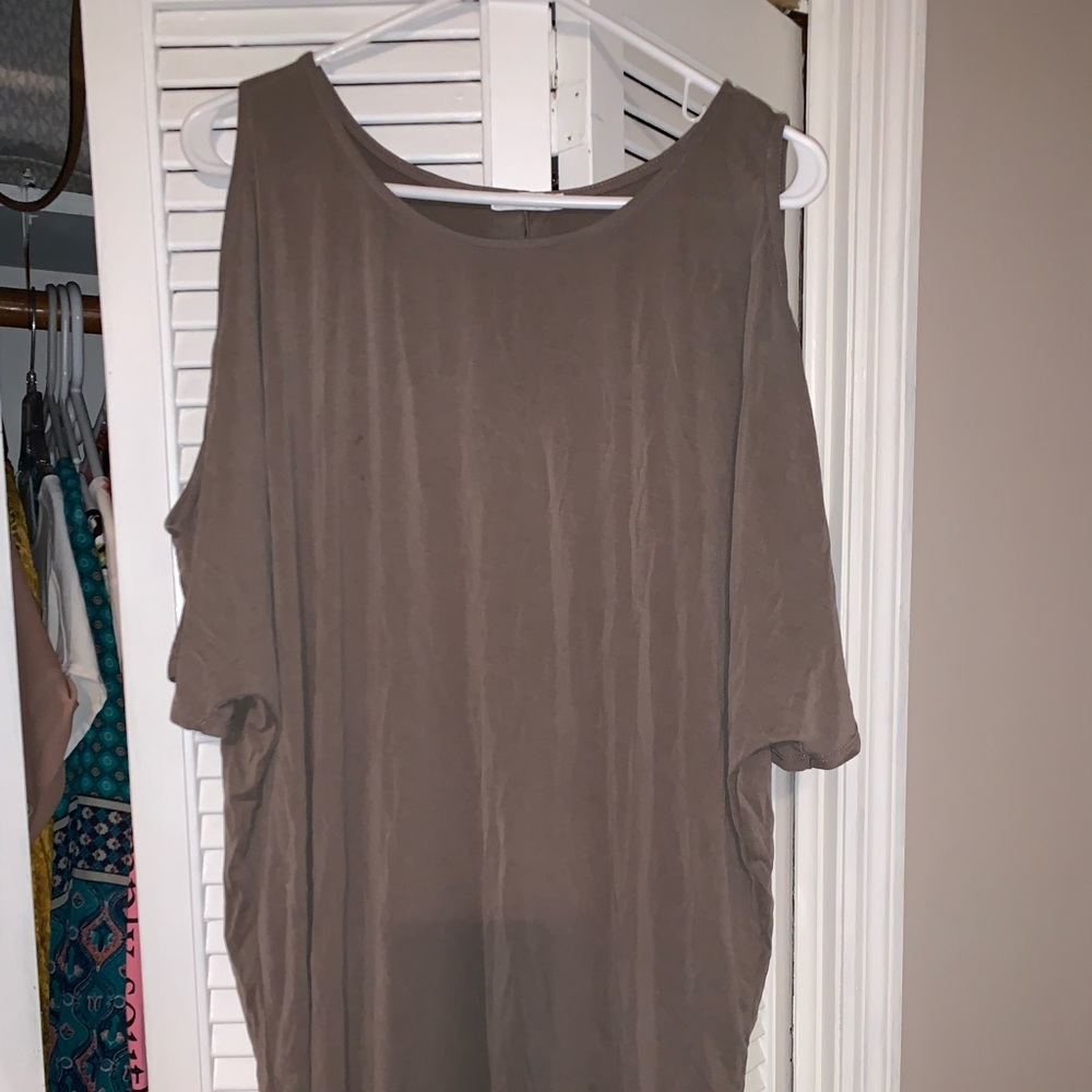 Cold shoulder midi dress